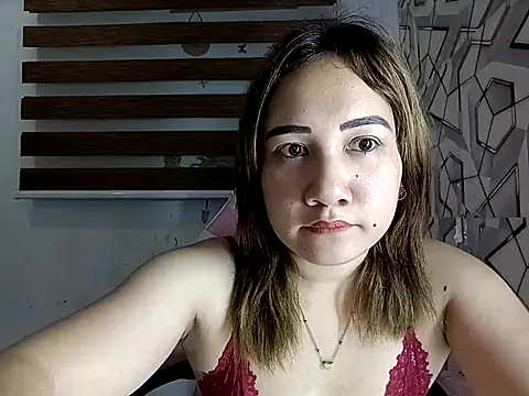 missrica13 online show from 04/21/26, 06:20