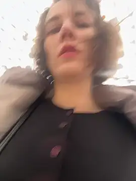 Snapshot of Kamorana chatting on 03/06/26, 11:28 Kamorana online show from 03/06/26, 11:28