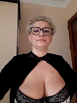 LunaBlaise online show from 03/08/26, 07:56