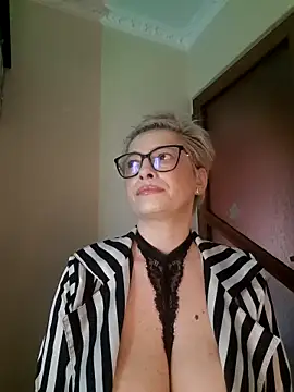 LunaBlaise online show from 03/16/26, 02:10