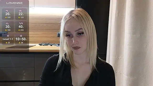 Snapshot of Bella_Villen chatting on 05/30/26, 04:37 Bella Villen online show from 05/30/26, 04:37