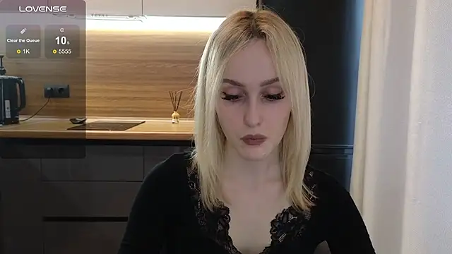Snapshot of Bella_Villen chatting on 06/03/26, 11:24 Bella Villen online show from 06/03/26, 11:24