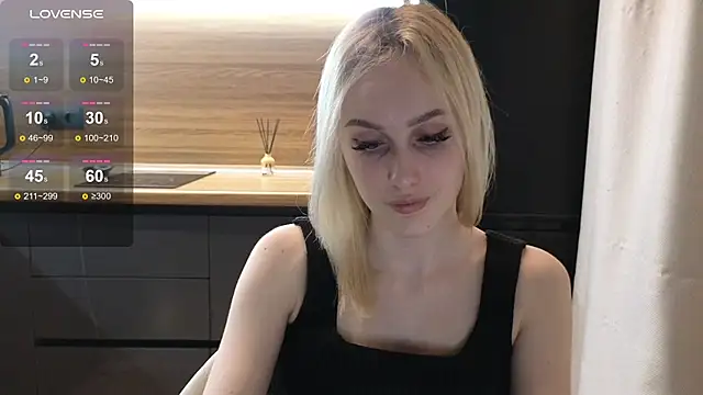 Snapshot of Bella_Villen chatting on 06/03/26, 07:30 Bella Villen online show from 06/03/26, 07:30