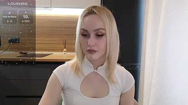 Bella Villen online show from 06/14/26, 10:50