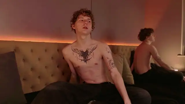 Snapshot of Mickey_Hawk chatting on 03/03/26, 04:18 Mickey Hawk online show from 03/03/26, 04:18