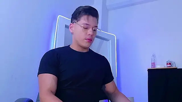 NIKLAS BRAUNN01 online show from 03/07/26, 12:24