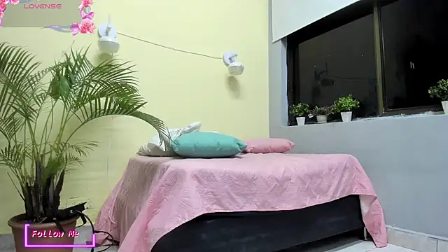  VALERIAGOMEZ online show from 03/24/26, 09:47