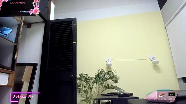  VALERIAGOMEZ online show from 04/06/26, 10:49