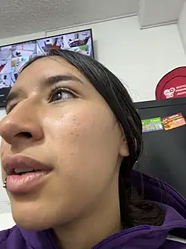 LilyRossi  online show from 07/01/26, 12:51