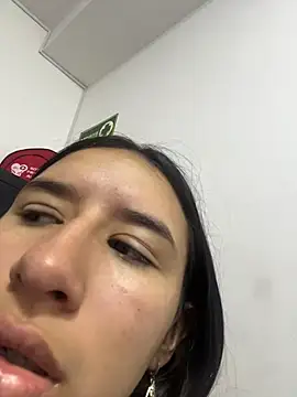 LilyRossi  online show from 07/06/26, 12:24