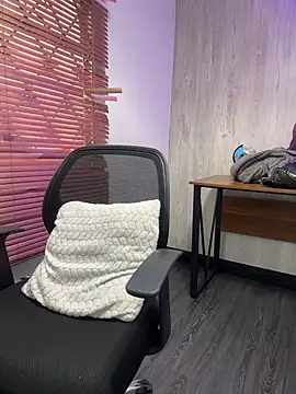 LilyRossi  online show from 07/18/26, 01:37