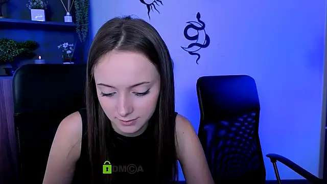 Snapshot of chloe_ley chatting on 07/08/26, 09:03 chloe ley online show from 07/08/26, 09:03