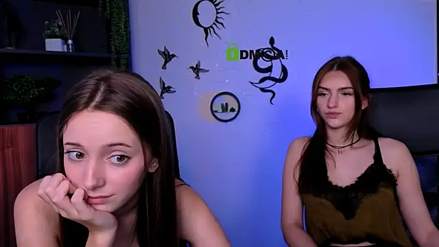 Snapshot of chloe_ley chatting on 07/16/26, 09:15 chloe ley online show from 07/16/26, 09:15