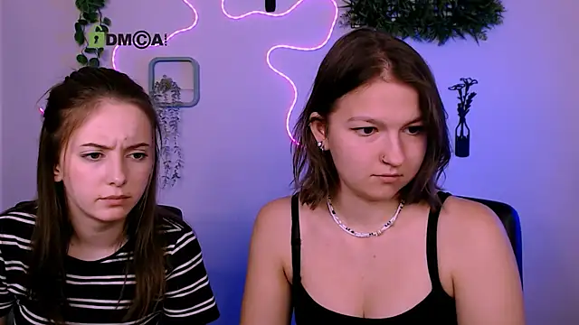 Snapshot of chloe_ley chatting on 07/28/26, 04:39 chloe ley online show from 07/28/26, 04:39