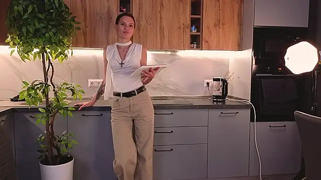 BritneySwiss online show from 03/03/26, 07:53