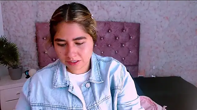 Sofiazaf  online show from 04/08/26, 12:16