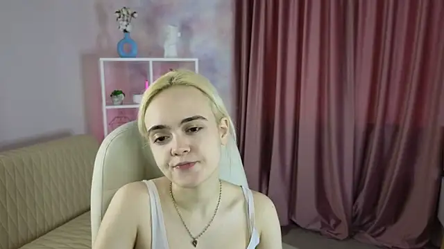 Bambi Bloom online show from 03/18/26, 04:48