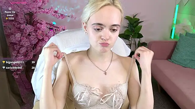 Bambi Bloom online show from 03/27/26, 08:26