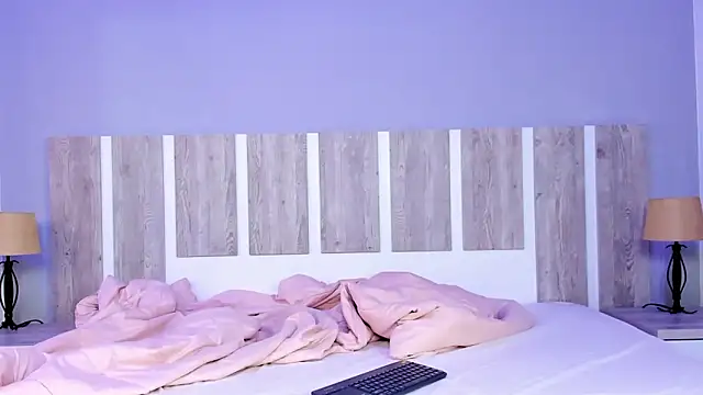 EmilySearss online show from 04/05/26, 07:22