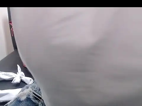 thalia perveertt online show from 04/21/26, 04:01