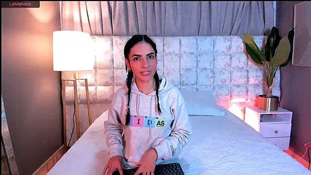 Samantha Velle online show from 04/29/26, 01:48