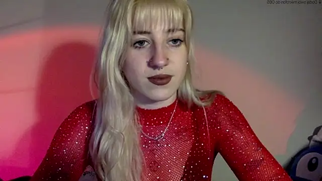 Snapshot of EmmyWet chatting on 05/25/26, 05:19 EmmyWet online show from 05/25/26, 05:19