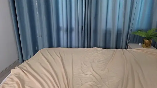 MollySally online show from 05/06/26, 04:08