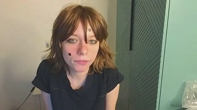 Snapshot of MollySally chatting on 06/24/26, 04:22 MollySally online show from 06/24/26, 04:22