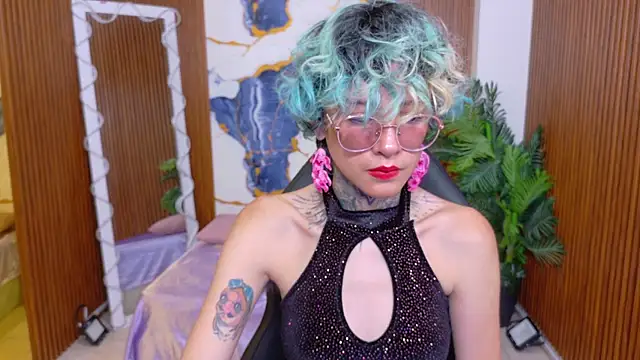 Lyra tay online show from 06/06/26, 07:07