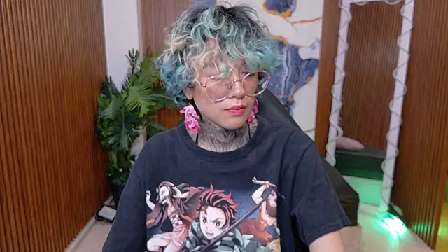 Lyra tay online show from 06/12/26, 07:02