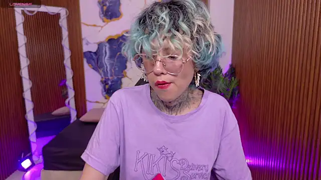 Lyra tay online show from 06/17/26, 08:54