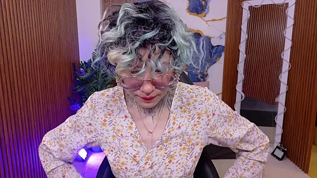 Lyra tay online show from 07/15/26, 07:08
