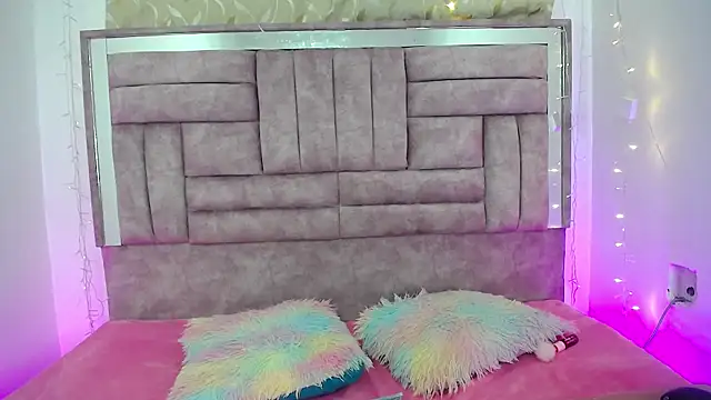 nara kitty online show from 04/21/26, 05:14