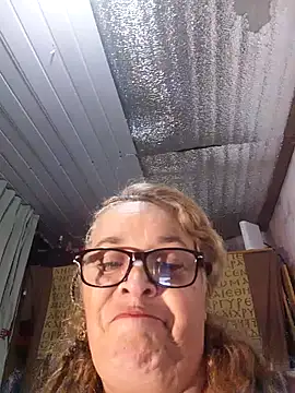 momismilf544 online show from 04/27/26, 05:27