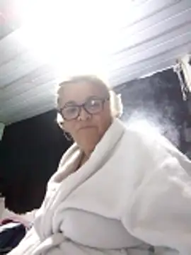 momismilf544 online show from 05/05/26, 10:12