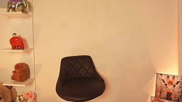 ema parkerr online show from 04/05/26, 01:03