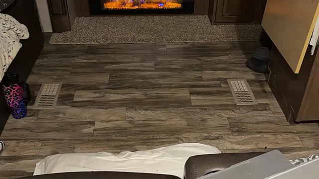 helovesanalbicouple online show from 03/04/26, 11:27