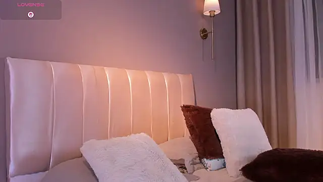 Agata Laurent  online show from 03/12/26, 03:34