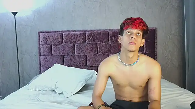 Bryan Santos z online show from 04/24/26, 07:27