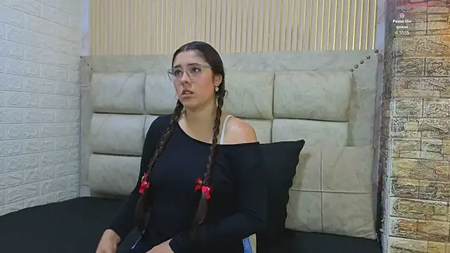 ElisVega online show from 04/14/26, 07:42