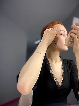 SadieSink  online show from 03/22/26, 07:45