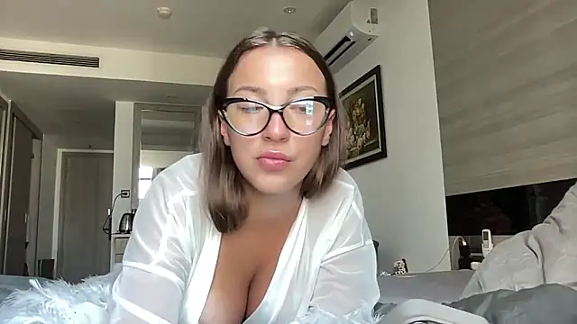 Snapshot of Kit_kata chatting on 03/27/26, 02:28 Kit kata online show from 03/27/26, 02:28