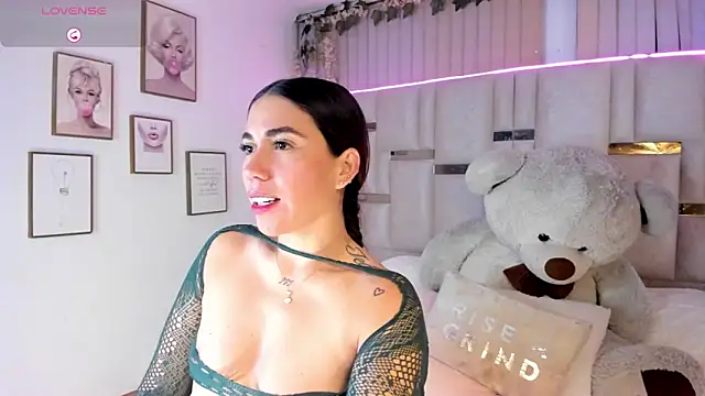 Hanna klover online show from 04/29/26, 03:54