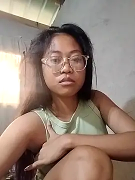 Snapshot of angelpinay44 chatting on 03/20/26, 10:47 angelpinay44 online show from 03/20/26, 10:47