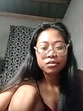 Snapshot of angelpinay44 chatting on 03/29/26, 04:29 angelpinay44 online show from 03/29/26, 04:29