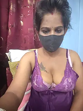 Snapshot of Tinaa_baby chatting on 07/02/26, 04:57 Tinaa baby online show from 07/02/26, 04:57