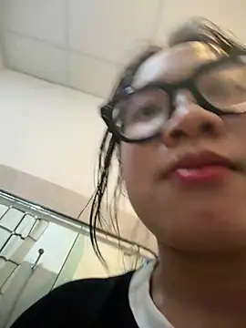 Leeeeiu online show from 06/27/26, 04:23