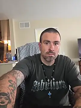 Biggbaddwulf7 online show from 05/05/26, 06:27