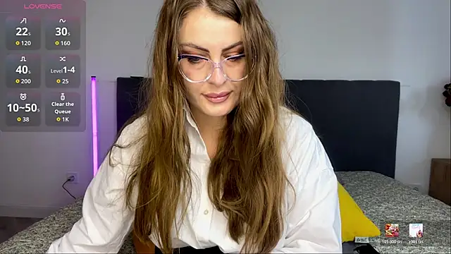 Snapshot of LucyWillow chatting on 05/29/26, 08:23 LucyWillow online show from 05/29/26, 08:23