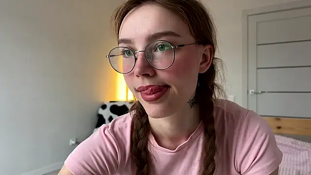 Lolatatee online show from 03/26/26, 04:07